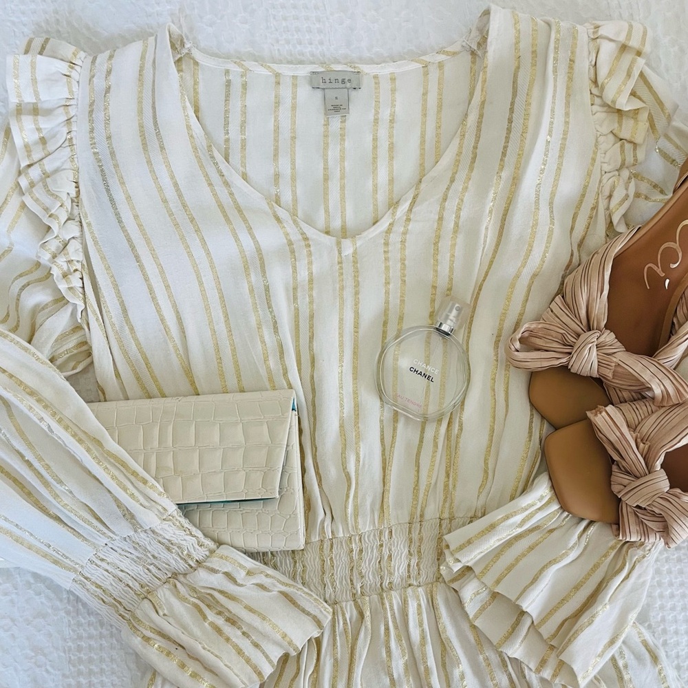 ✨NWOT✨Hinge Ivory and Gold Striped Blouse